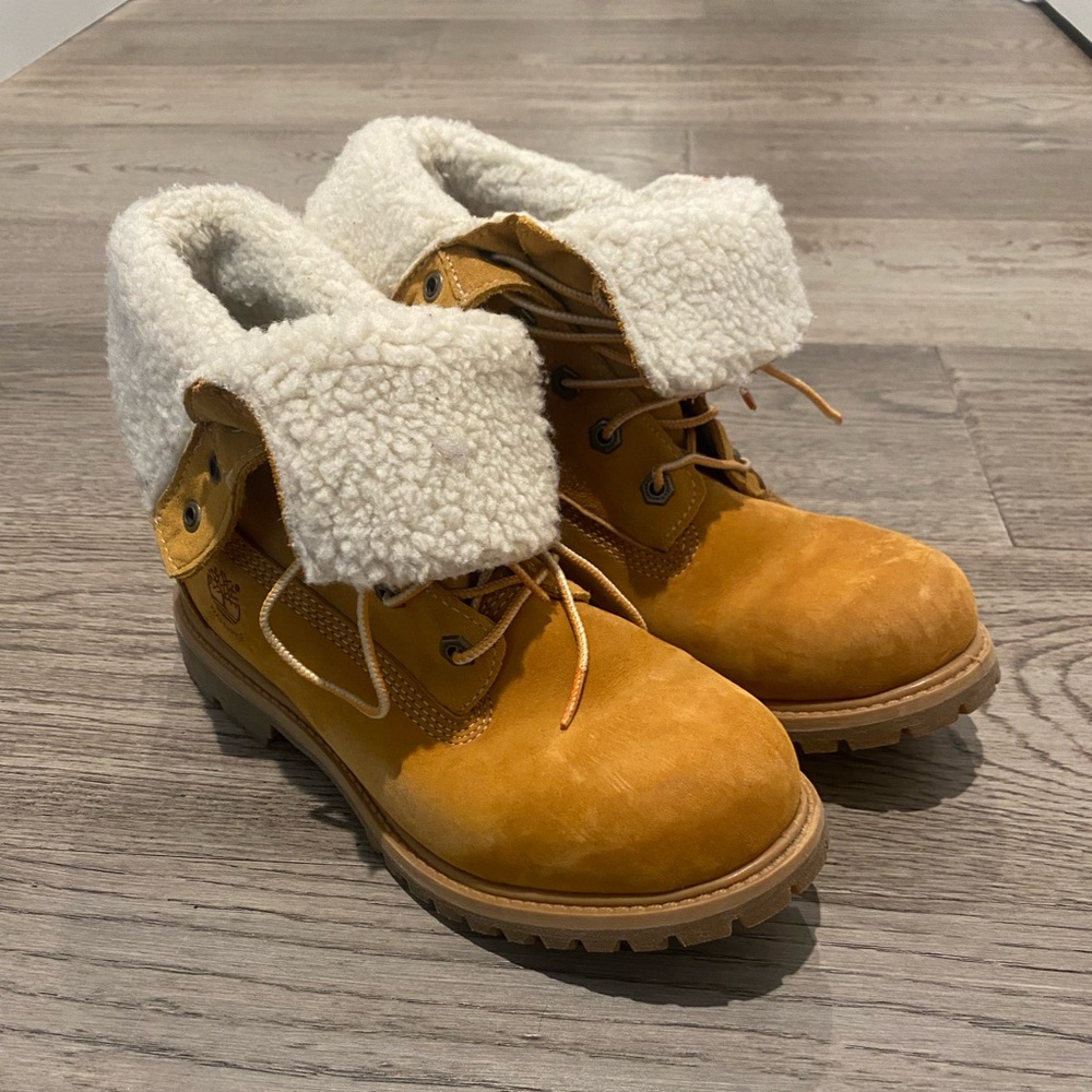 Tan Timberlands Size 7
